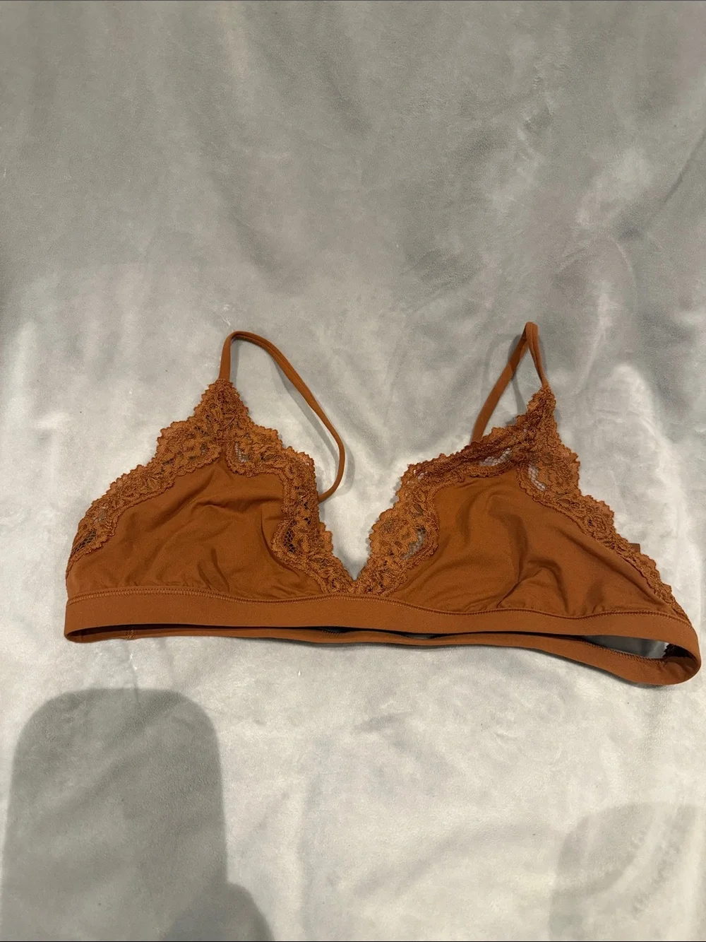 SKIMS
Fits Everybody Lace Trim Triangle Bralette In Bronze - Picture 2 of 6